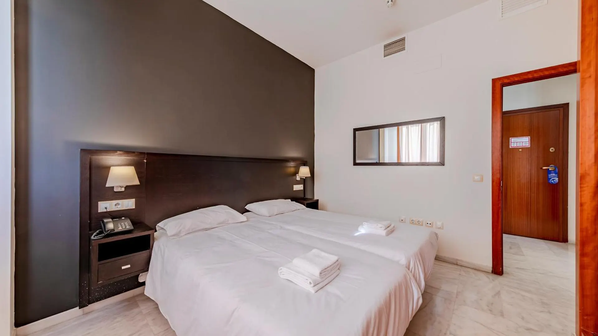 Apartamento Sevillahome-Apartamento Complejo Piscina Parking España